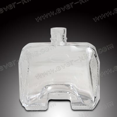 Chine OEM haut Flint Glass Liquor Bottles pour l'esprit à vendre