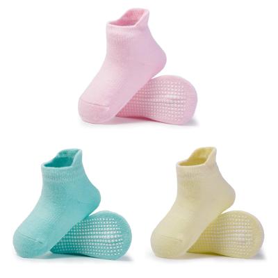 China Sporty Ribbed Cuffs Pull Tab Premium Cotton Baby Socks Set Stretch Fabric Slip Non Grab Organic Newborn Baby Socks for sale