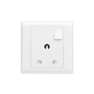 China Hot Selling British Standard 250V Residential / Multipurpose Appliances White Single Wall Socket And Switch for sale