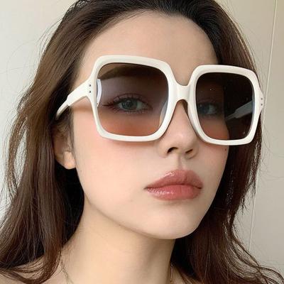 China Merchant Luxury Brand Women Eyewear Square Sunglasses Female Glasses Oculos Big Frame Women Sun Glass Vintage Oversized Black Gradient Fashion for sale