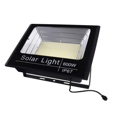 China High Illumination Lumen Powerhouse IP67 Waterproof 600W Solar Outdoor Reflector Solar LED Flood Garden Light 600W Outdoor Flood Light for sale