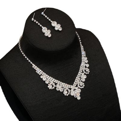 China 2022 Wild CLASSIC Necklace Earring Set Banquet Chain Wedding Two Piece Suit for sale