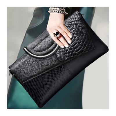 China 2022 Fashoion Wholesale Crocodile Pattern Cow Leather Clutch Evening Clutch Bags For Woman for sale