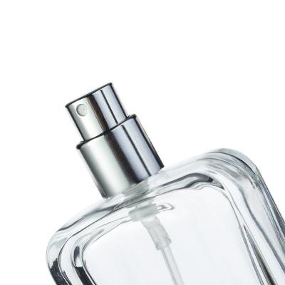 Chine Le jet de parfum en verre professionnel met la bouteille en bouteille de parfum en verre d'atomiseur de pompe à vendre