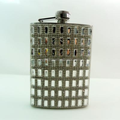 China Unique Luxury Crystal Hip Flask 8oz Stainless Steel Hip Flask for sale