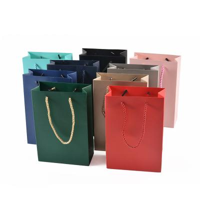 China Recyclable Luxury Kraft Paper Bag With Logo Kraft Paper Shopping Bag For Gift Packaging for sale