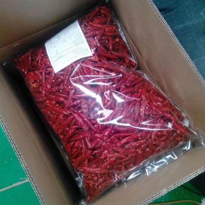 China Dried Red Chile Peppers / Dried Whole Red Chilies	 Dried Chili Packed In Cans for sale