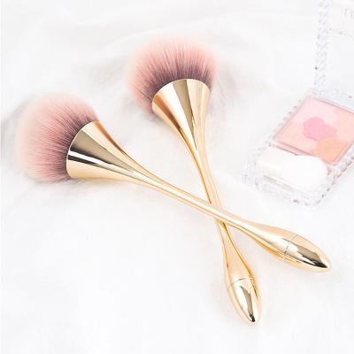 China Angular Blush Powder Brush Large Fluffy Super Soft Hair Makeup Blush Makeup Single Liquid Flat Foundation Brush With Package for sale