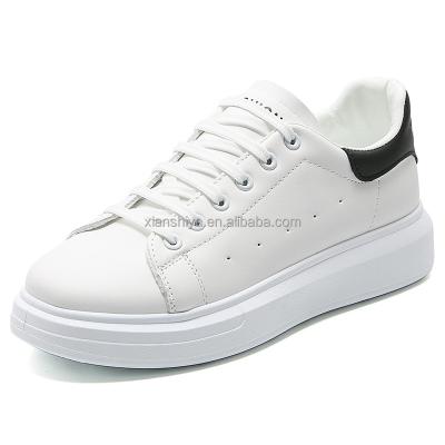 China 2021 fashion trend hot-selling products white men's sneakers sneakers skateboarding shoes for sale