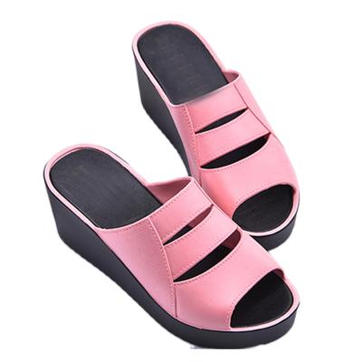 China Latest Fashion Trend Kona Slippers Lady Ladies Slippers Summer Non-slip Comfortable Chain Lady With Gold PVC Xianshiya CN; ZHE LS-4 for sale