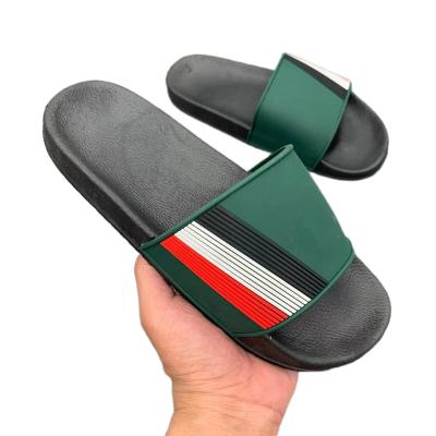 China 2021 New Designer Beach Lightweight Outdoor Fashion Comfortable Massage Men's Slippers for sale