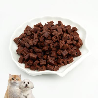 China Skin & Coat Health Wholesale Multiple Flavor High Protein Dry Beef Dice Pet Food Cat Snack Pet Snacks for sale