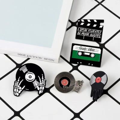 China Like Picture Punk Music Lovers Glaze Pin Good Vibraphone Band DJ Vinyl Record Player Badge Lapel Pin Jeans Shirt Jewelry Gothic Cool Gift for sale