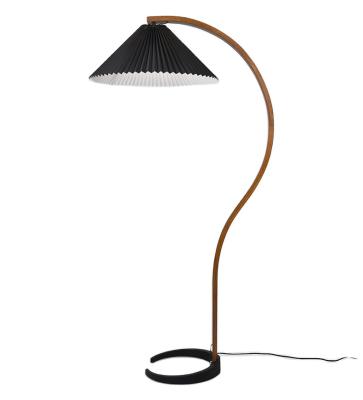 China Nordic Modern Fabric Shade Floor Lamp Bedroom Living Room Corner Bedside Eye Protection Reading Lamp for sale