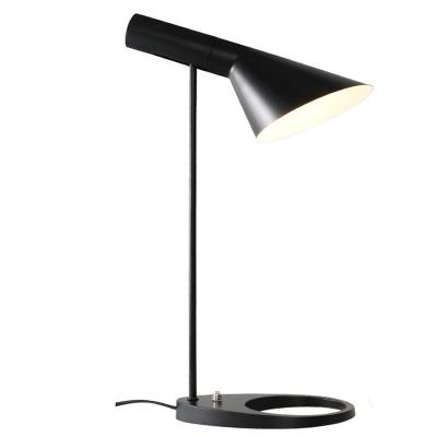 China Modern Nordic Indoor Bedroom Office Hotel Table Lamp Eye Protection Minimalist LED Style Industrial Reading Desk Lamp for sale