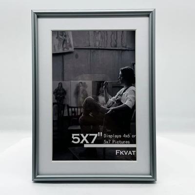 China Environmental friendly hot sale high quality plain 5x7 metal made to show pictures 4x6 with mat or 5x7 without mat photo floating frame for sale