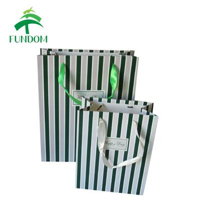 China From China Factory Directly Recyclable High Quality Strips Printing Paper Shopping Bag For Clothes for sale