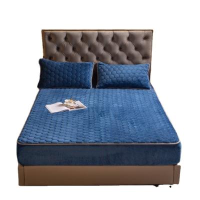 China Wholesale Thickened Dust Cover Flannel Quilted Fitted Sheet Thickened Warm Bedspread for sale