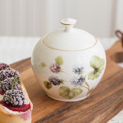 China Garden Berry And Flower Pattern Elegant Simplicity Of Sugar Pot Fine Bone China Sugar Can Lucy Viable Of Round for sale