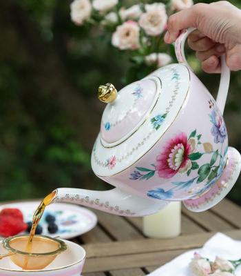 China 2021 Viable Modern Luxury High Quality Fine Bone China Teapot Fine Pink and Green Cardamom Teapot for sale