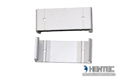 China Het poeder schilderde 6063 Aluminiumuitdrijving met Knipsel/het Boren/het Machinaal bewerken Te koop