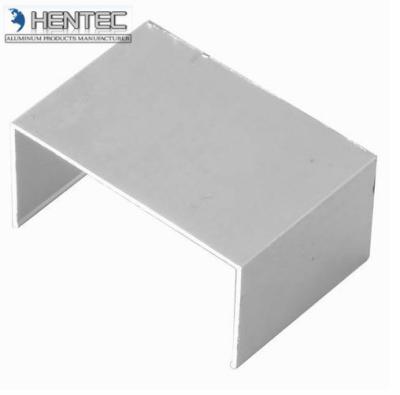 Chine La Manche d'extrusion de l'aluminium T5/T6 6005 6061 anodisant, revêtement de poudre à vendre