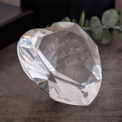 China Europe Faceted Heart Crystal Paperweight Souvenir Glass Diamond For Valentine's Day for sale