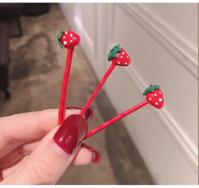 China Korean new strawberry hairpin strawberry hairpin lolita carrot clip girl modern minimalist cute small cool bangs hair accessories. for sale