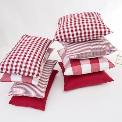 China Custom Farmhouse Anti-Pilling Throw Blanket White Christmas Check Plaid Red Home Sofa Decor Cushion Cover for sale