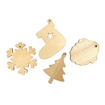 China Durable Suitable Price Classic Gift Opens Natural Color Pine Christmas Decoration Hanging Wooden Chips for sale