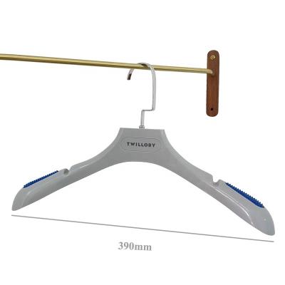 China Eco-friendly Material Luxury Gray Color Non Slip Hanger Mens Suits Plastic Coat Hanger With Custom Logo Hanger for sale