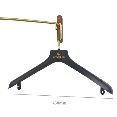 China Classic Black Slip Top Dress Use Clothing Hanger Gold Metal Hook Logo Plastic Producer Durable Eco-friendly Material Non for sale