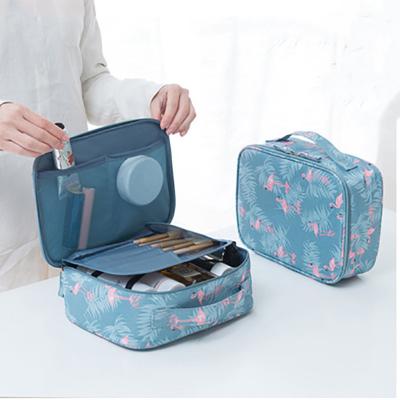 China Multi-function Organizador De Maquillaje Multi Style Detachable Capacity Big Stitch Make Up Bag Women Makeup Train Case Professional for sale