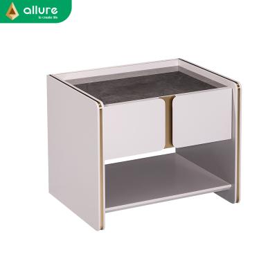 China Luxury High Quality Ornate Italian Drawer Nightstand Hotel Bedroom Furniture Modern Style Environmentally Friendly Attractiveness for sale