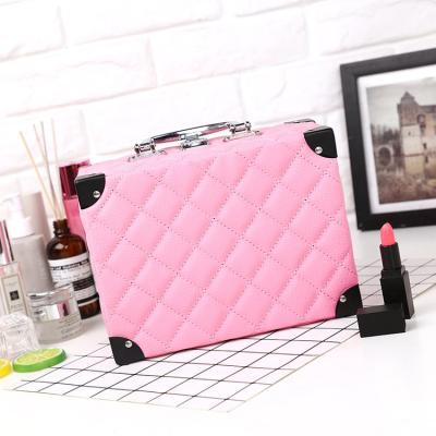 China Large Capacity Travel Make Up Beauty Bag Toiletry Cosmetic Lipstick Cases And Bags For Women for sale