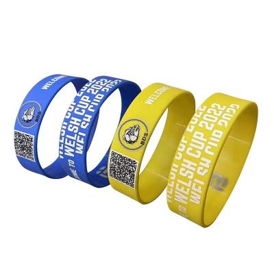 China Silicone Customize Brand Name Silicone Wristbands With Logo And QR Code Printing for sale