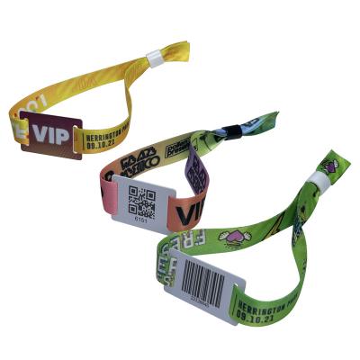 China Fashionable Woven Fabric Wristband With QR Code Tag Usage For Party for sale