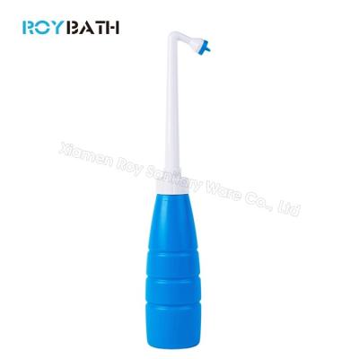 China Modern Outdoor Handheld Portable Bidet Bottle for sale