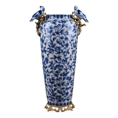 China New Chinese Vintage Porcelain Vase Ornaments Hand Painted Blue And White Porcelain for sale