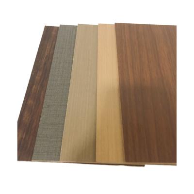 Κίνα Melamine Particle Board Sheet Stickers Moisture Proof Decorated Siding Fire Retardant Laminate Skin In Melamine Coated MDF 680-830KG/M3 ISO9001 QX προς πώληση