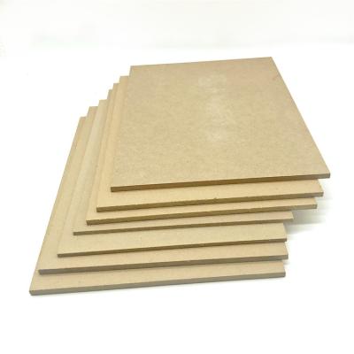 Cina Export price moisture proof plank wood factory MDF in Egypt Saudi Arabia pvc doors melamina in vendita