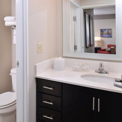 China Modern Towneplace Suites Hotel Bath Vanity Wood Base And Quartz Top for sale