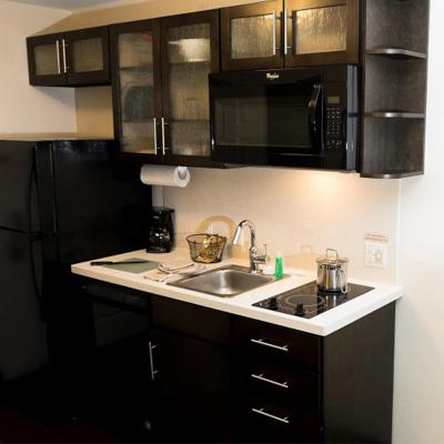 China Contemporary Kitchenette Cabinet and Quartz Wood Top for Candlewood Suites for sale