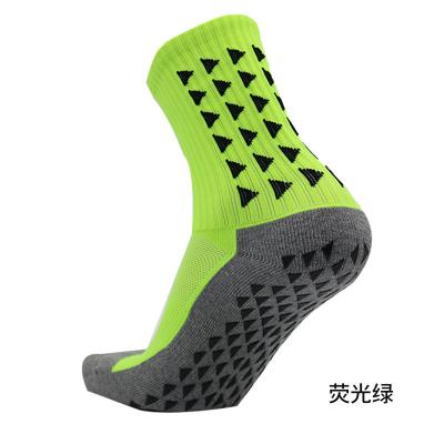 China Anti Slip Breathable Anti Slip Sock Non Slip Football Sports Grip Socks for sale