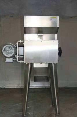 China Malt miller with stainless steel panel for beer brewing use for sale