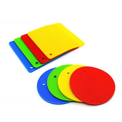 China XMZJ Discount Promotion Food Grade Silicone Spoon Rest Silicone Pot Holder Tripod Stocked Mats for sale