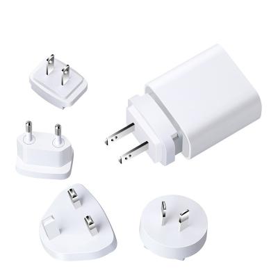 China Electronic Devices Such As Mobile Phones And Computers Replaceable USB-C Plug Wall Charger , 20W Durable QC+PD 3.0 Dual Port Power Adapter For iPhone 14 / 14 Pro / 14 Pro for sale