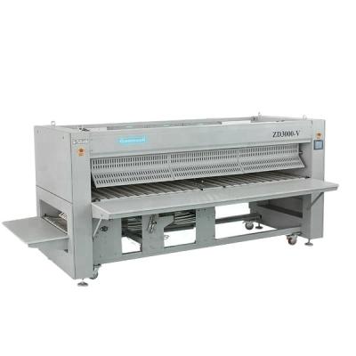 China Industrial Folding Cloth Folding Machine Hospital School Hotel Sheet Cloth Folding Machine With Good Quality 4290x3100x1700mm for sale