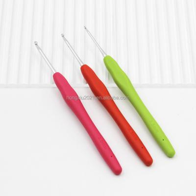 China Aluminum Soft Handle+ TPR Needle Aluminum Soft Handle Crochet Hook Set Crochet Hook Knitting Needle For DIY Craft Hand Knitting for sale