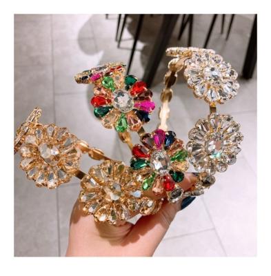 China Fashional Lady Cute Women Newest Pretty Full Headband Sun Flower Luxury Gemstone Loose Headband for sale